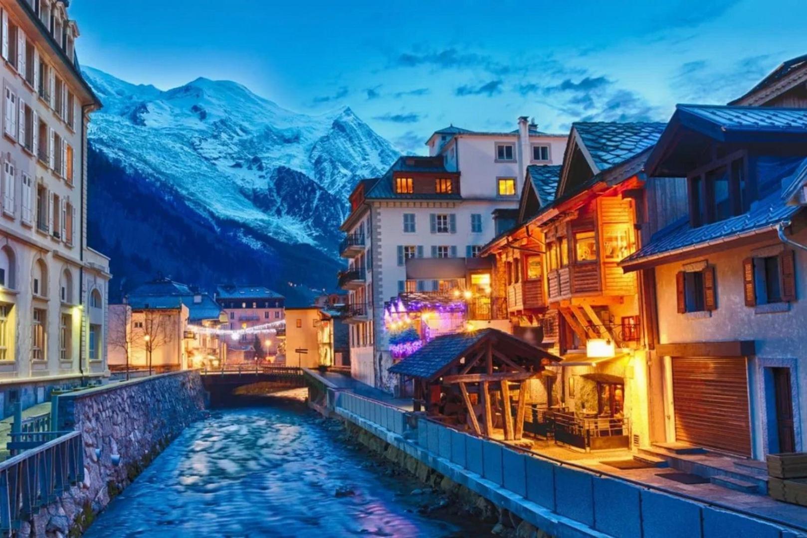 Chalet Yolo - Chalet Retreat In Central Chamonix Steam Room Exterior photo