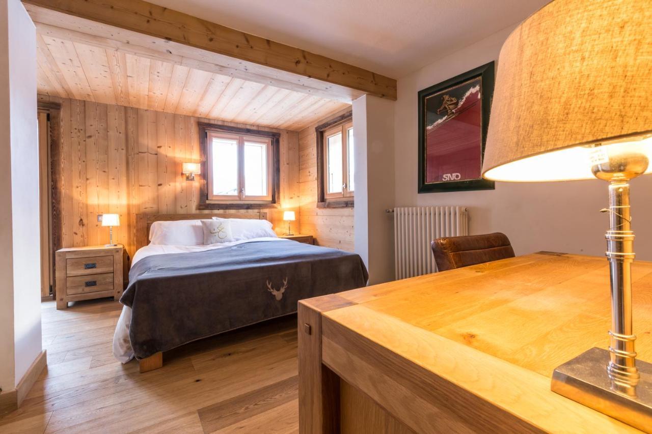 Chalet Yolo - Chalet Retreat In Central Chamonix Steam Room Exterior photo