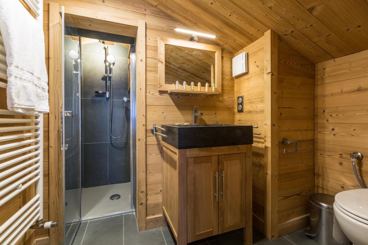 Chalet Yolo - Chalet Retreat In Central Chamonix Steam Room Exterior photo
